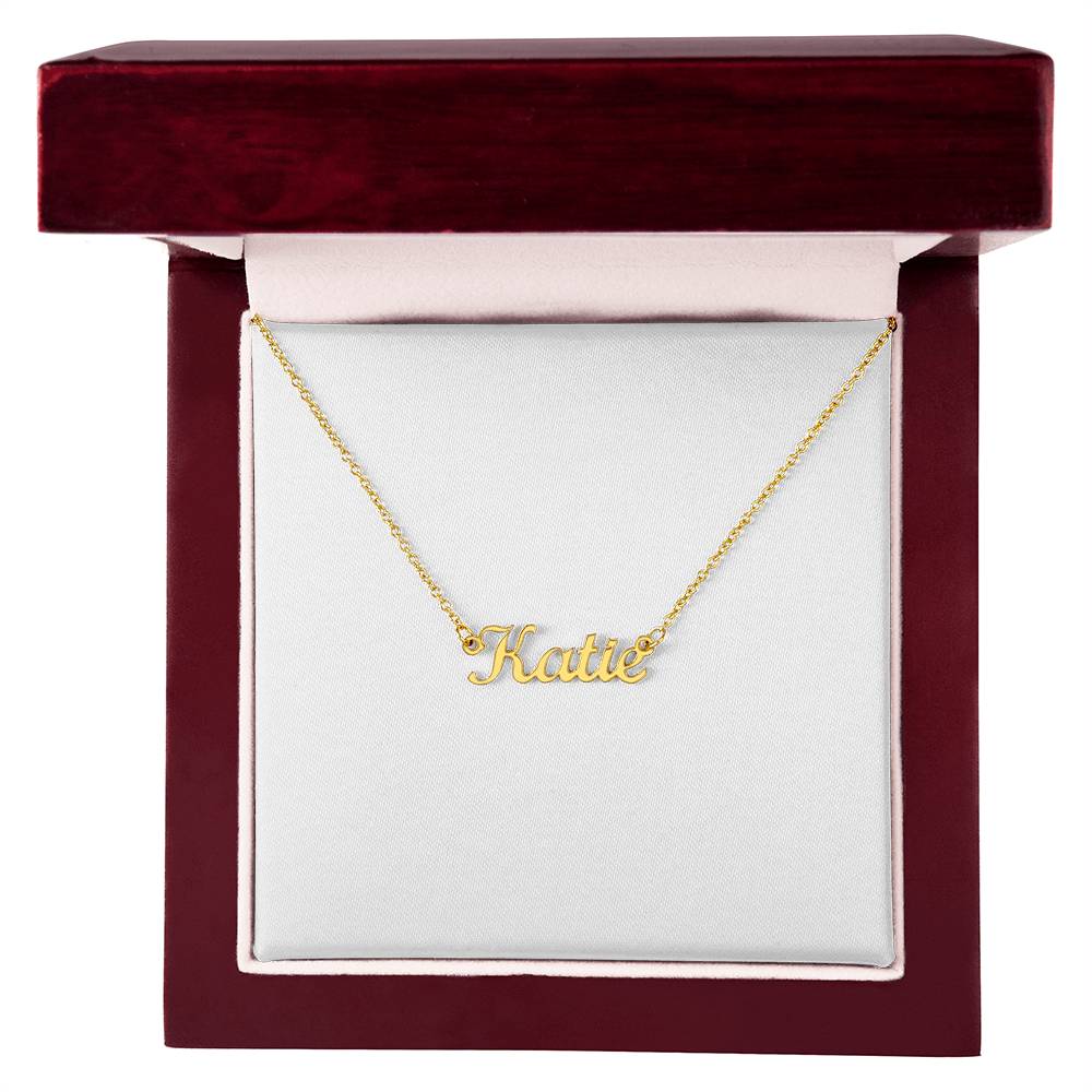 Classic style name necklace
